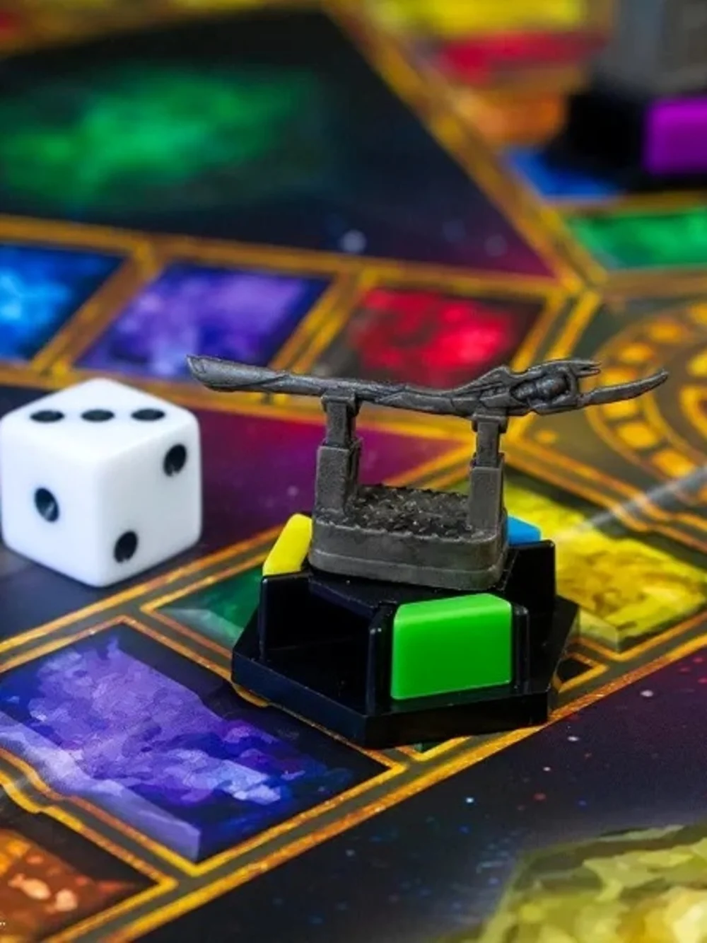 Trivial Pursuit Marvel Universe Ultimate Edition Board Game The Infinity Saga
